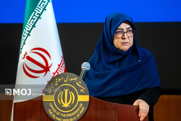 رهبر شهید با هوشمندی فوق‌العاده امور کشور را هدایت می‌کردند