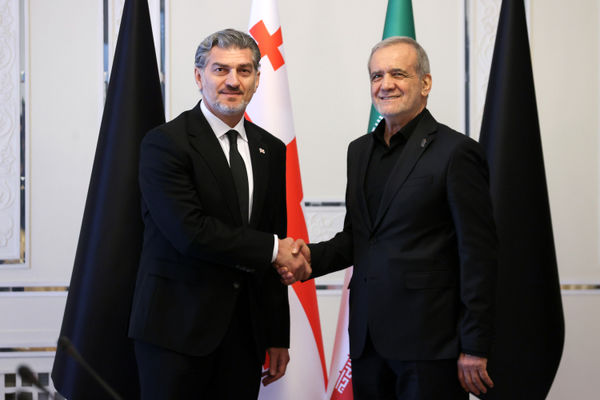 در برابر هیچ زورگویی سر خم نخواهیم کرد