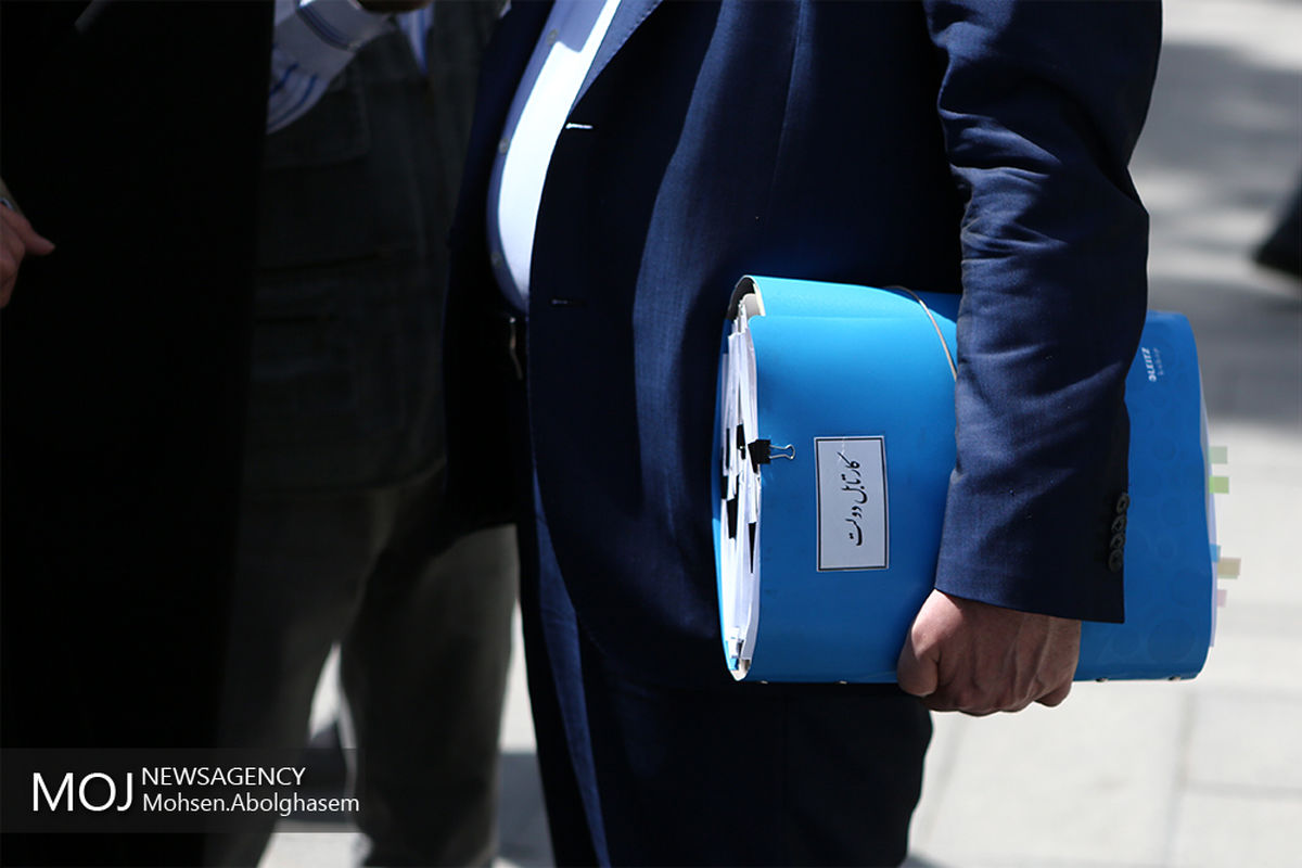 حاشیه جلسه هیات دولت - ۲۸ فروردین ۱۳۹۸