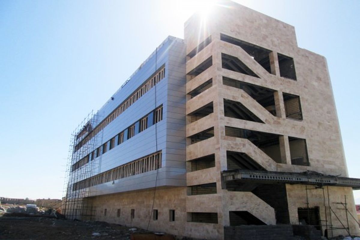 بیمارستان سوانح و سوختگی گلستان در شهر کرمانشاه 