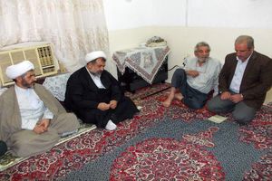 پرسنل بیمارستان‌های گنبدکاووس در سوگ سالروز رحلت امام خمینی (ره) و قیام 15 خرداد نشستند