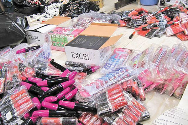 باند توزیع گسترده لوازم آرایشی بهداشتی تقلبی با برند شرکت‌های معروف منهدم شد