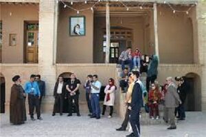 ۶۵ هزار گردشگر از بیت تاریخی امام(ره) در خمین بازدید کردند