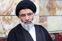 مهم‌ترین هدف دشمن از فشار اقتصادی، از کار انداختن تولید در کشور است. 