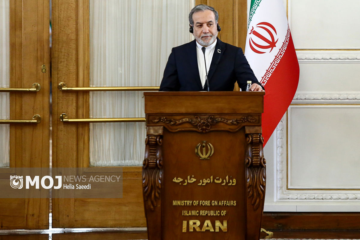 دیدار و کنفرانس مطبوعاتی وزیر امور خارجه ایران و عمان