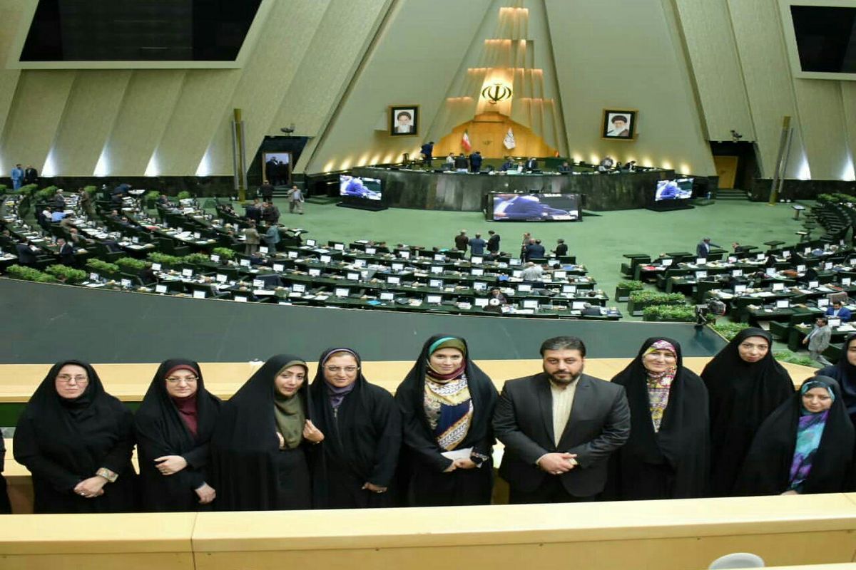 بازدید خبرنگاران گیلانی از صحن علنی مجلس شورای اسلامی