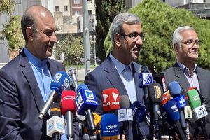 اختیار توزیع و مدیریت درآمد مازاد ارزی استان باید به خود استان تفویض شود