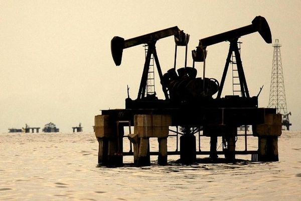 رویترز از پرداخت یوان توسط هندی‌ها برای نفت ایران خبر داد