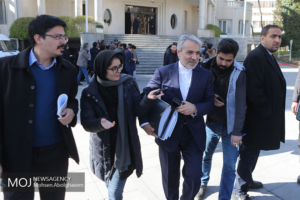 عیدی کارمندان و بازنشستگان همزمان با حقوق بهمن‌ واریز می‌شود