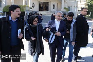 عیدی کارمندان و بازنشستگان همزمان با حقوق بهمن‌ واریز می‌شود