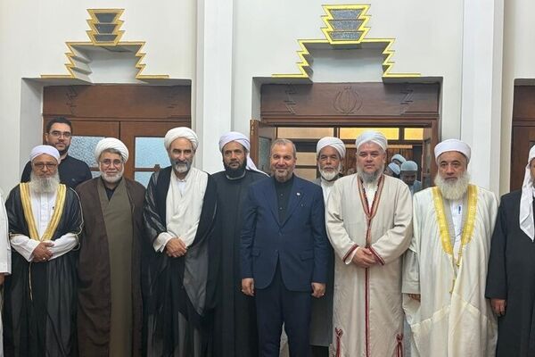 سفیر ایران در عراق با جمعی از علمای اهل سنت ایران در بغداد دیدار کرد