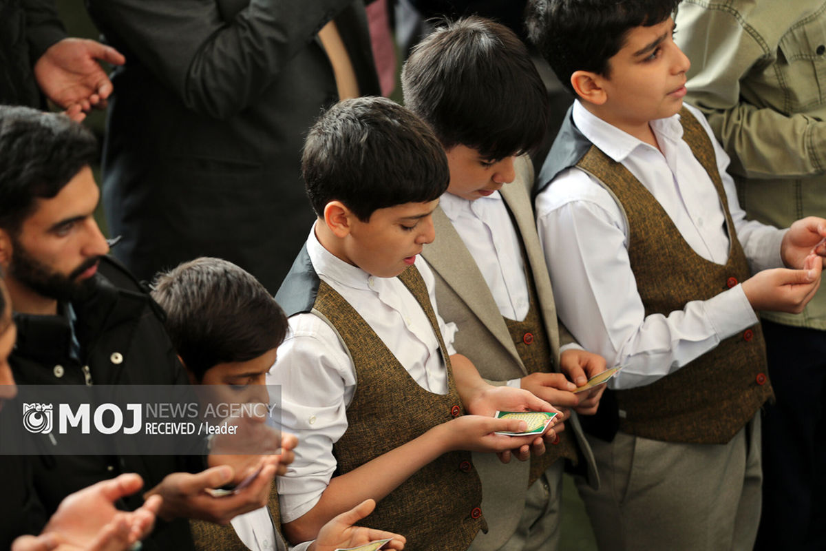 اقامه نماز عید سعید فطر به رهبری مقام معظم انقلاب اسلامی در مصلی امام خمینی (ره)