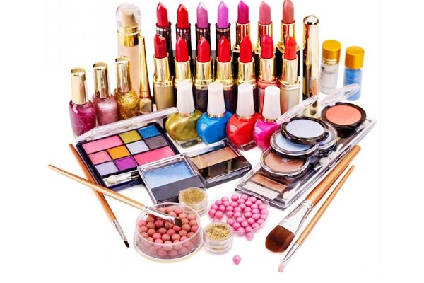 از واحدهای تولیدی لوازم آرایشی در مشهد، اصفهان و شیراز با طرح رتبه‌بندی حمایت می شود