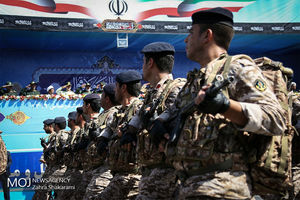 مراسم رژه نیروهاى مسلح در بندرعباس