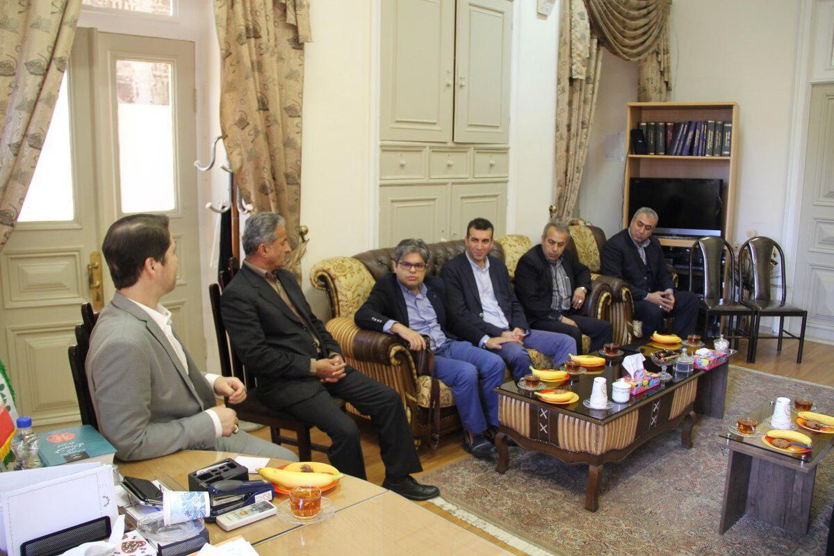 دیدار با بازاریان