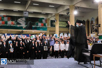 دانشجویان در حضور رهبر انقلاب عزاداری می‌کنند