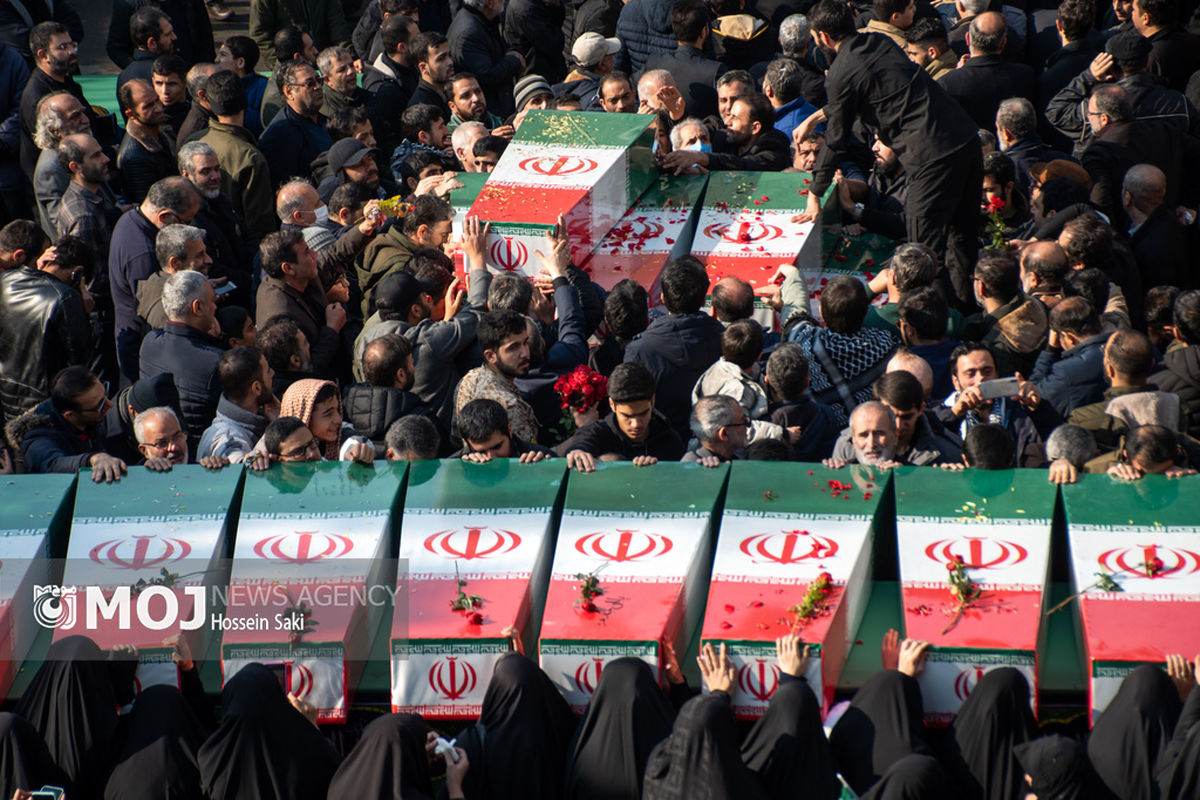 مراسم تشییع پیکر مطهر ۱۰۰ شهید گمنام در تهران