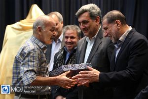 تجلیل از خبرنگاران و عکاسان دفاع مقدس