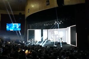 بهنام بانی اولین کنسرت پاپ را اجرا کرد / سلام به همه پرنده ها