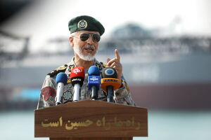 نیروی دریایی ایران خطوط کشتیرانی خلیج عدن را با اقتدار حفظ می‌کند