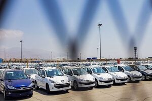 بازار خودرو در سایه ریزش قیمت ارز؛ آیا کاهش قیمت جدی در راه است؟ 