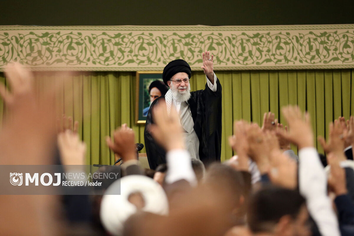 دیدار معلمان با رهبر انقلاب اسلامی