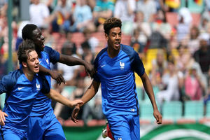 تاریخ سازی بازیکن جوان لیون/ پسر قرن ۲۱