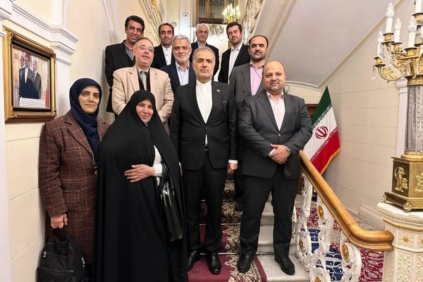 دیپلماسی رسانه‌ای، مکمل و تقویت‌کننده دیپلماسی رسمی و سیاسی است