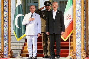 پزشکیان وارد اسلام‌آباد شد