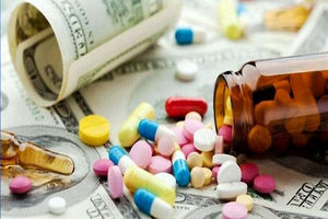 ارز ترجیحی دارو حذف نخواهد شد/نظارت های نمایشی موجب اخلال در روند توزیع کالاها شده است