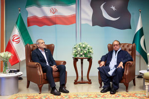 چرا سفر پزشکیان به پاکستان اهمیت راهبردی داشت؟/نقش اسلام آباد در خنثی سازی پیامدهای مکانیسم ماشه چیست؟