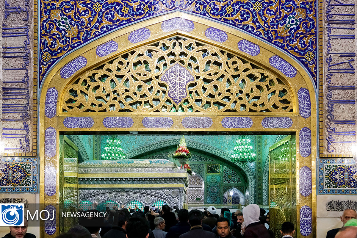 گل آرایی ضریح مطهر امام رضا (ع) به مناسبت اعیاد شعبانیه 