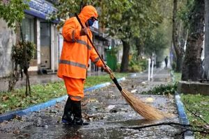 لباس‌های پاکبانان شب کار به چراغ‌های چشمک‌زن مجهز می‌شوند