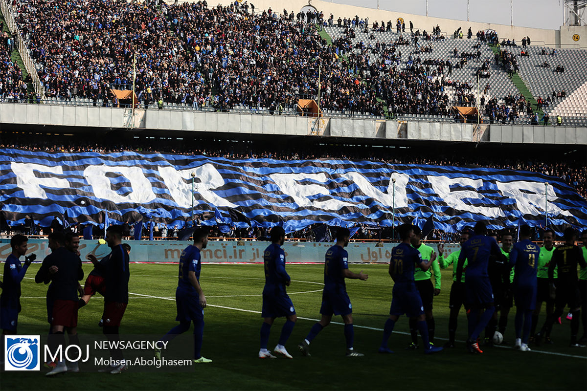 دیدار تیم های فوتبال استقلال و شهر خودرو