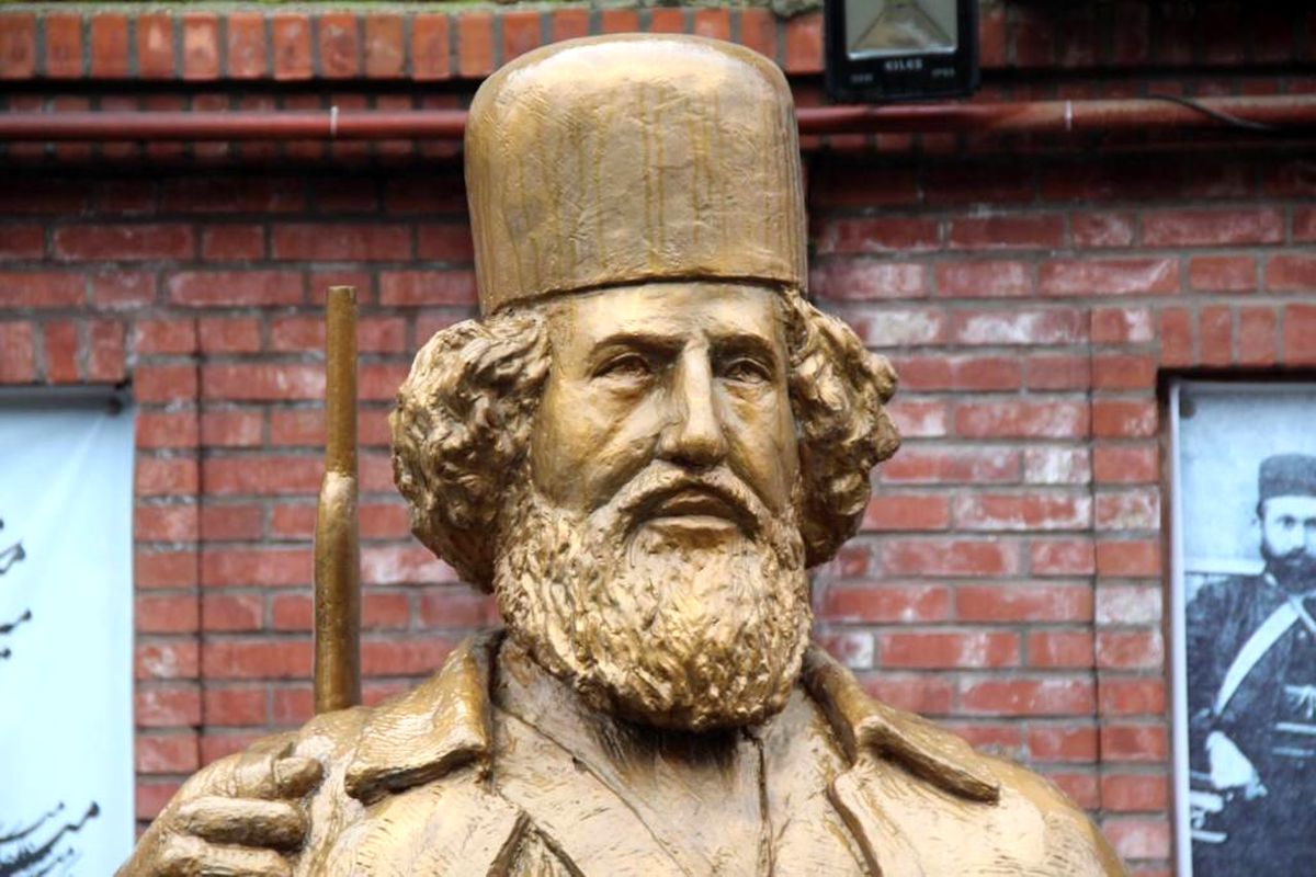 یادمان میرزا کوچک خان1