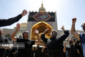 حال‌وهوای حرم رضوی در سالروز شهادت امام رضا (ع) + فیلم