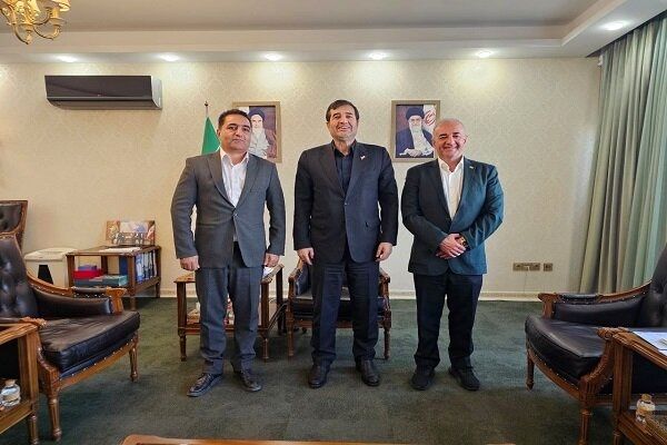 کوراش باید به مدارس، دانشگاه‌ها و نیروهای مسلح راه یابد