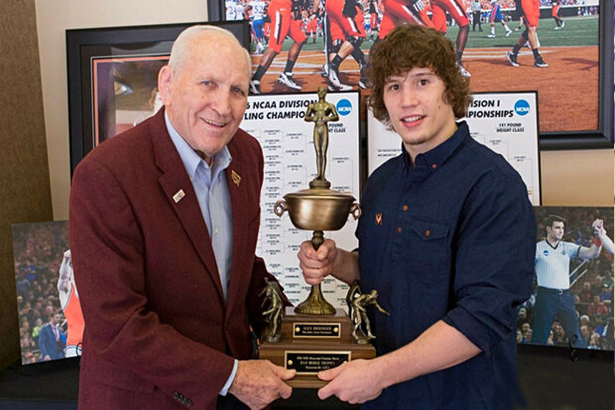 دنی هادج کشتی گیر آمریکایی