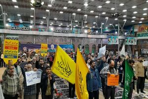 گیلانیان با تجمع در گلزار شهدای رشت در اعلام انزجار از رژیم کودک کش صهیونیستی پیشتازی کردند/ شعار «یا ایها المسلمون اتحدوا اتحدوا» در گلزار شهدای رشت طنین انداز شد 