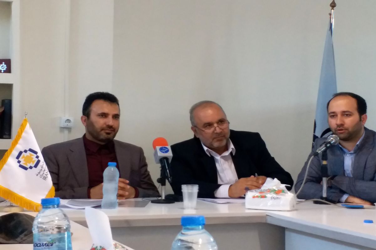 نشست خبری مهرداد عظیمی