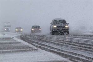 بارش برف در محورهای جنوبی غربی  استان اصفهان
