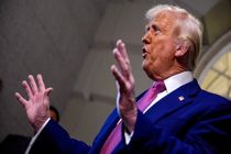 ترامپ قانونگذاران را به عواقب انتخاباتی تهدید کرد