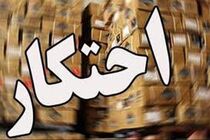 کشف مقادیری روغن و شکر احتکار شده در حومه قم