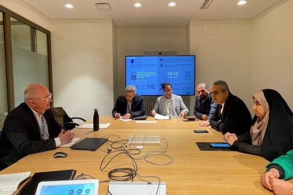 همه اقوام و مذاهب ایران تحت لوای هویتی ملی منسجم و متحد هستند