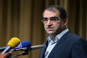 ما غیر از وظیفه تکریم در قبال جامعه هنری کاری انجام نمی‌دهیم