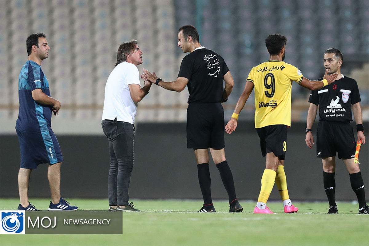  دیدار تیم‌ های فوتبال استقلال و سپاهان اصفهان