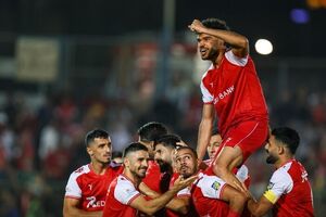 پرسپولیس برای تبلیغات البسه ۱۳۶۵ میلیارد قرارداد بست