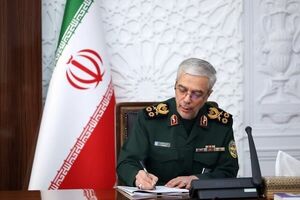 سرلشکر باقری روز معلم را تبریک گفت