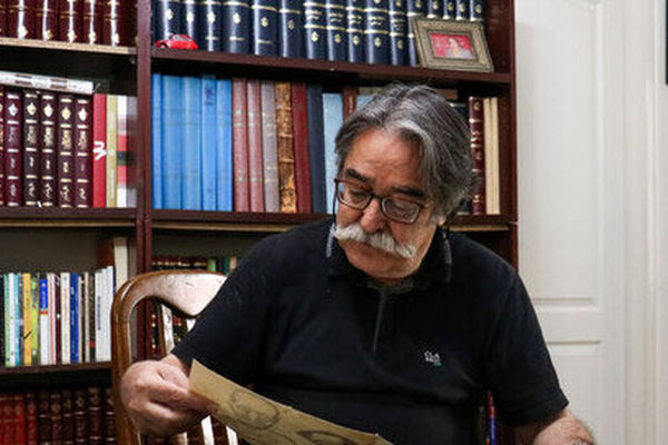 کاریکاتوریست پیشکسوت ایرانی در بخش مراقبت‌های ویژه بیمارستان است