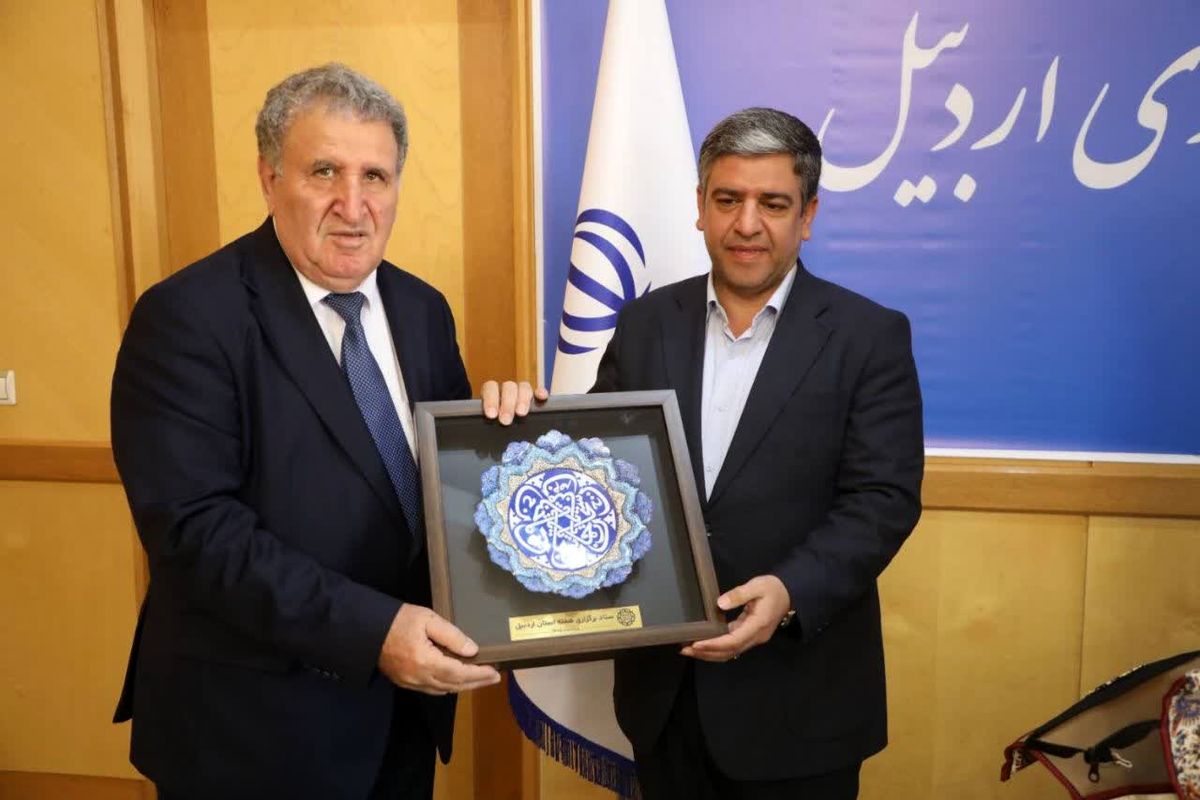 استاندار اردبیل.  
